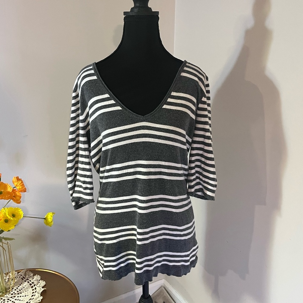 Express Black and White 3/4 Sleeve Relaxed Tunic